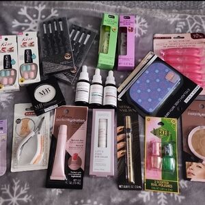 Assorted Women's Beauty and Nail Care Set